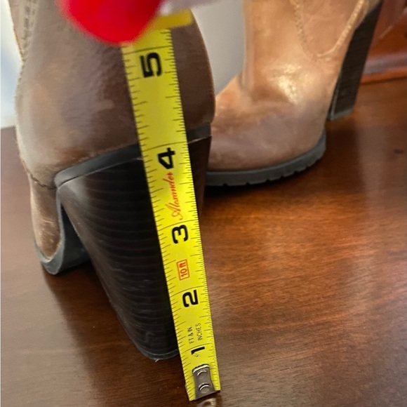 Jessica Simpson Boots - Picture 8 of 9